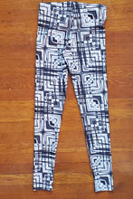 Load image into Gallery viewer, Black and White Light Painting Yoga Leggings