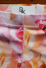 Load image into Gallery viewer, Pink and Yellow Roses Leggings

